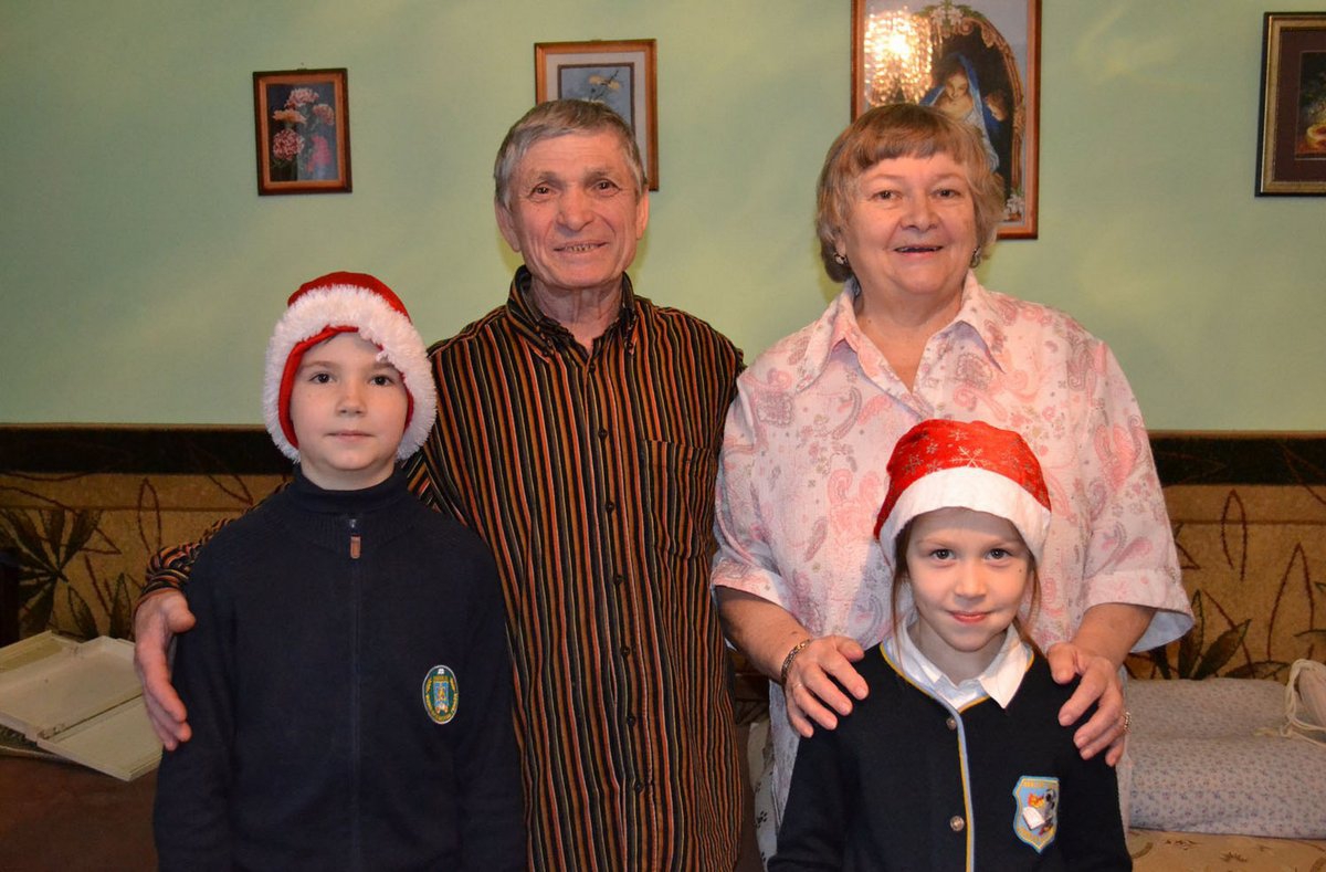 «Онуки напрокат»: коли емоції замінюють ліки